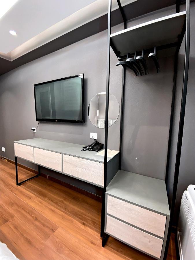 Peaky Hotel Durres Bagian luar foto