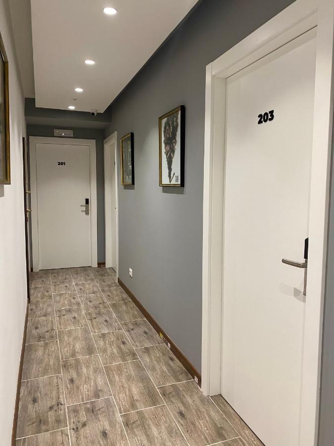 Peaky Hotel Durres Bagian luar foto