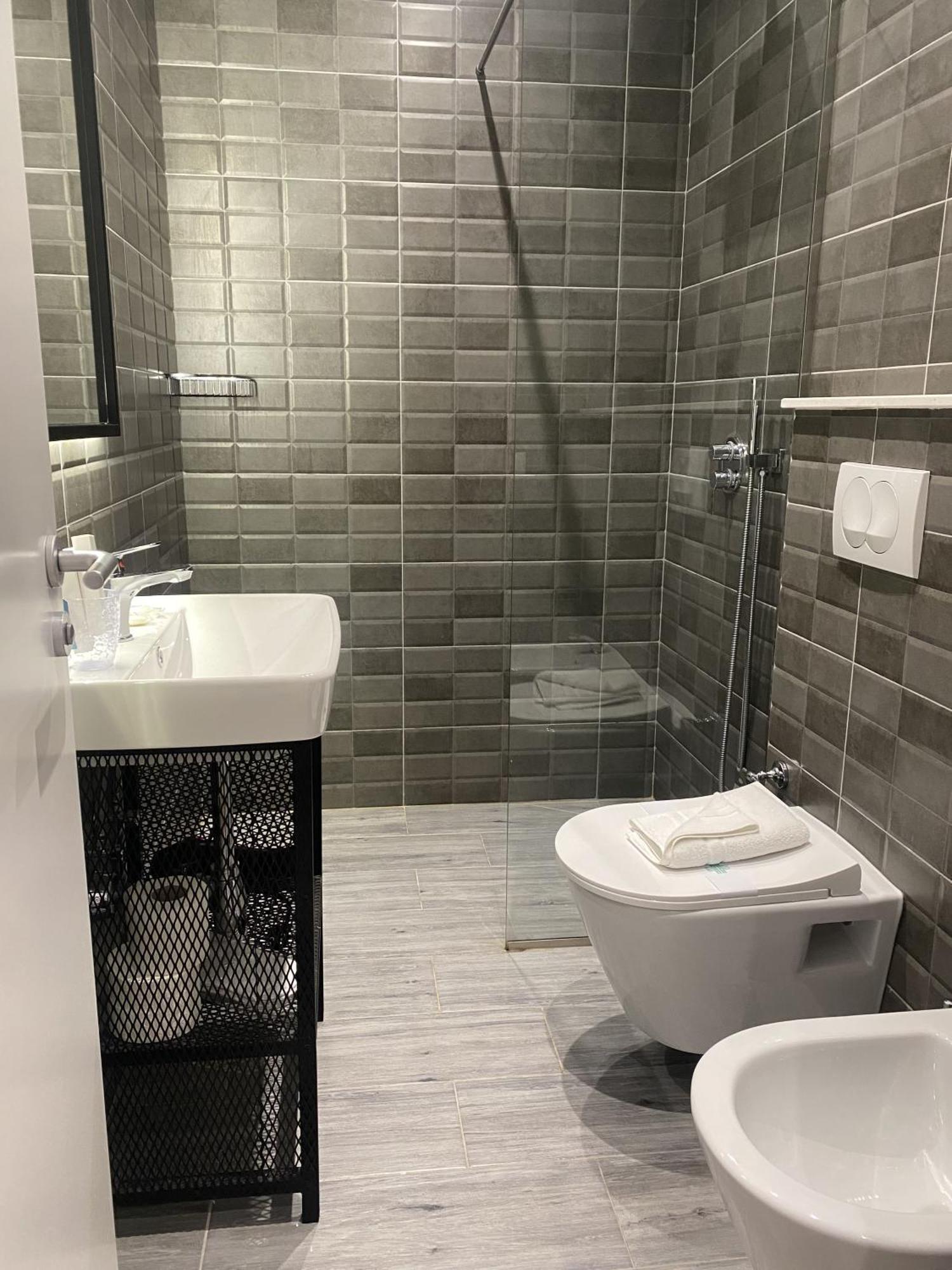 Peaky Hotel Durres Bagian luar foto