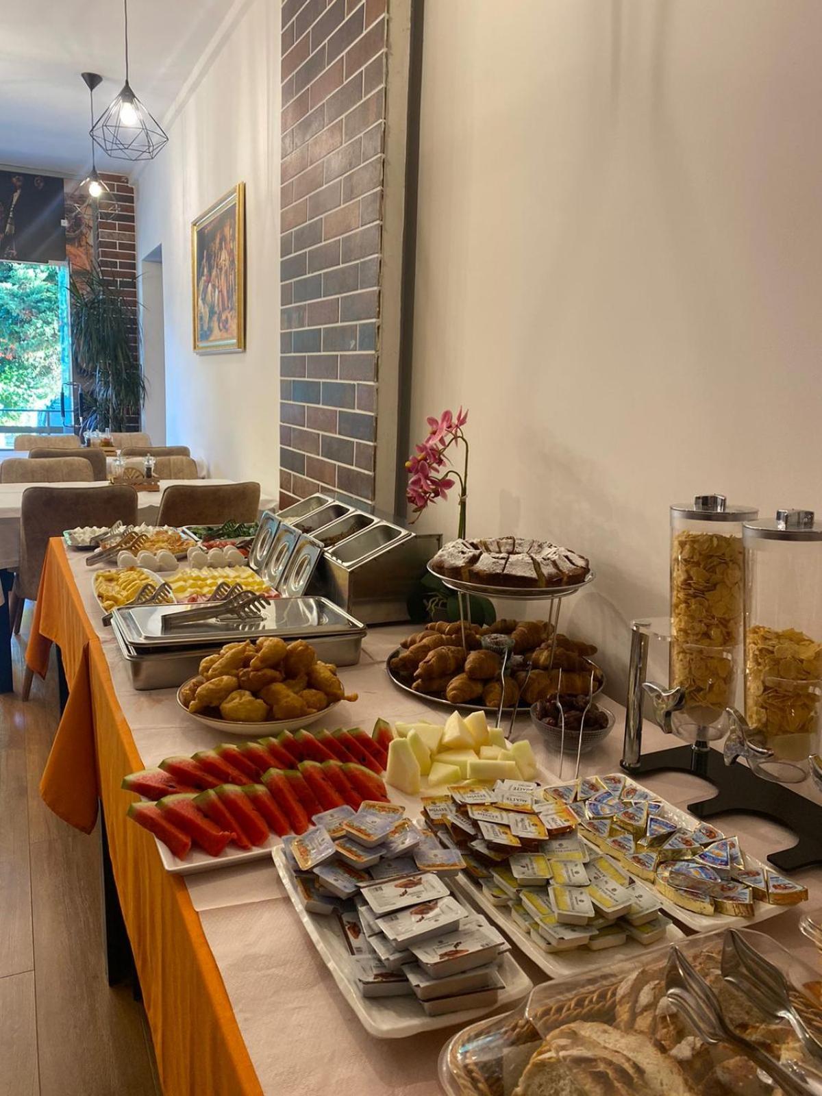 Peaky Hotel Durres Bagian luar foto