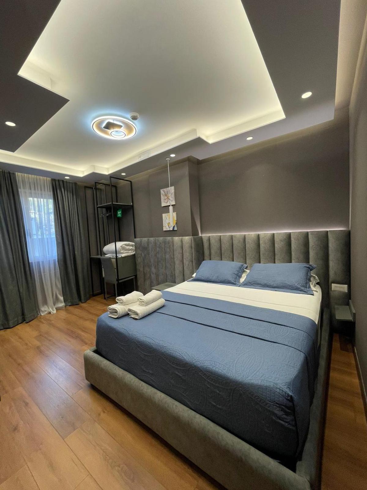 Peaky Hotel Durres Bagian luar foto
