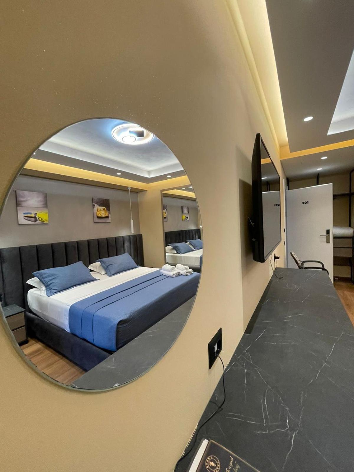 Peaky Hotel Durres Bagian luar foto