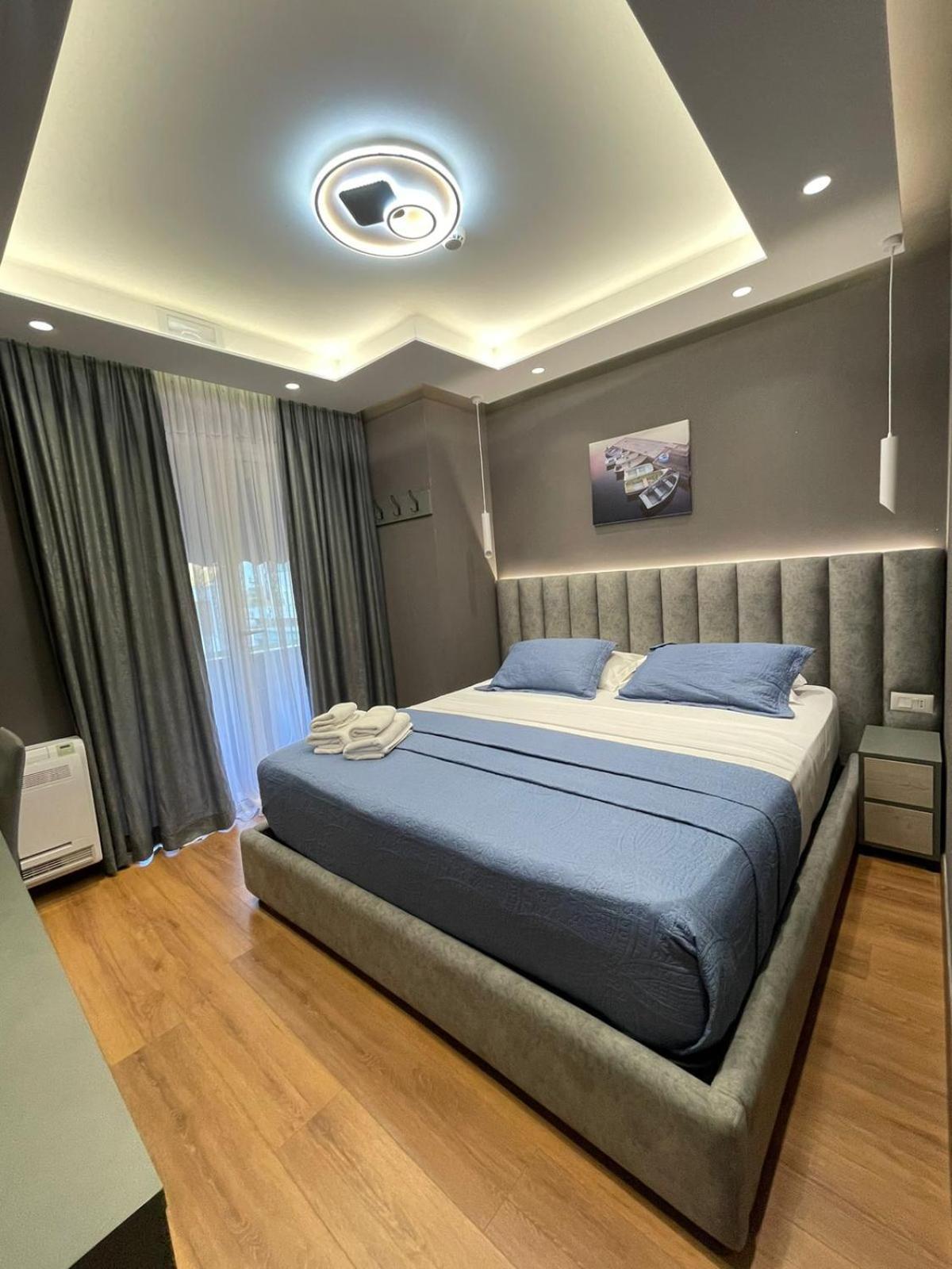 Peaky Hotel Durres Bagian luar foto