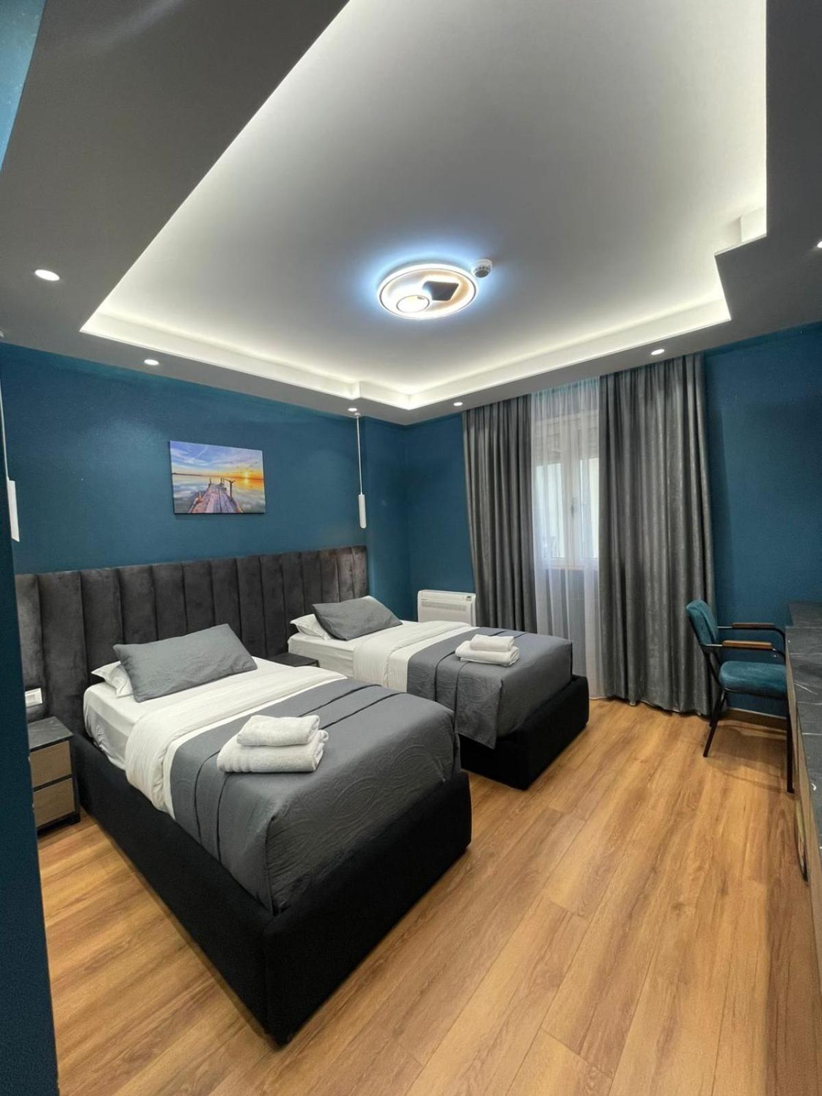 Peaky Hotel Durres Bagian luar foto