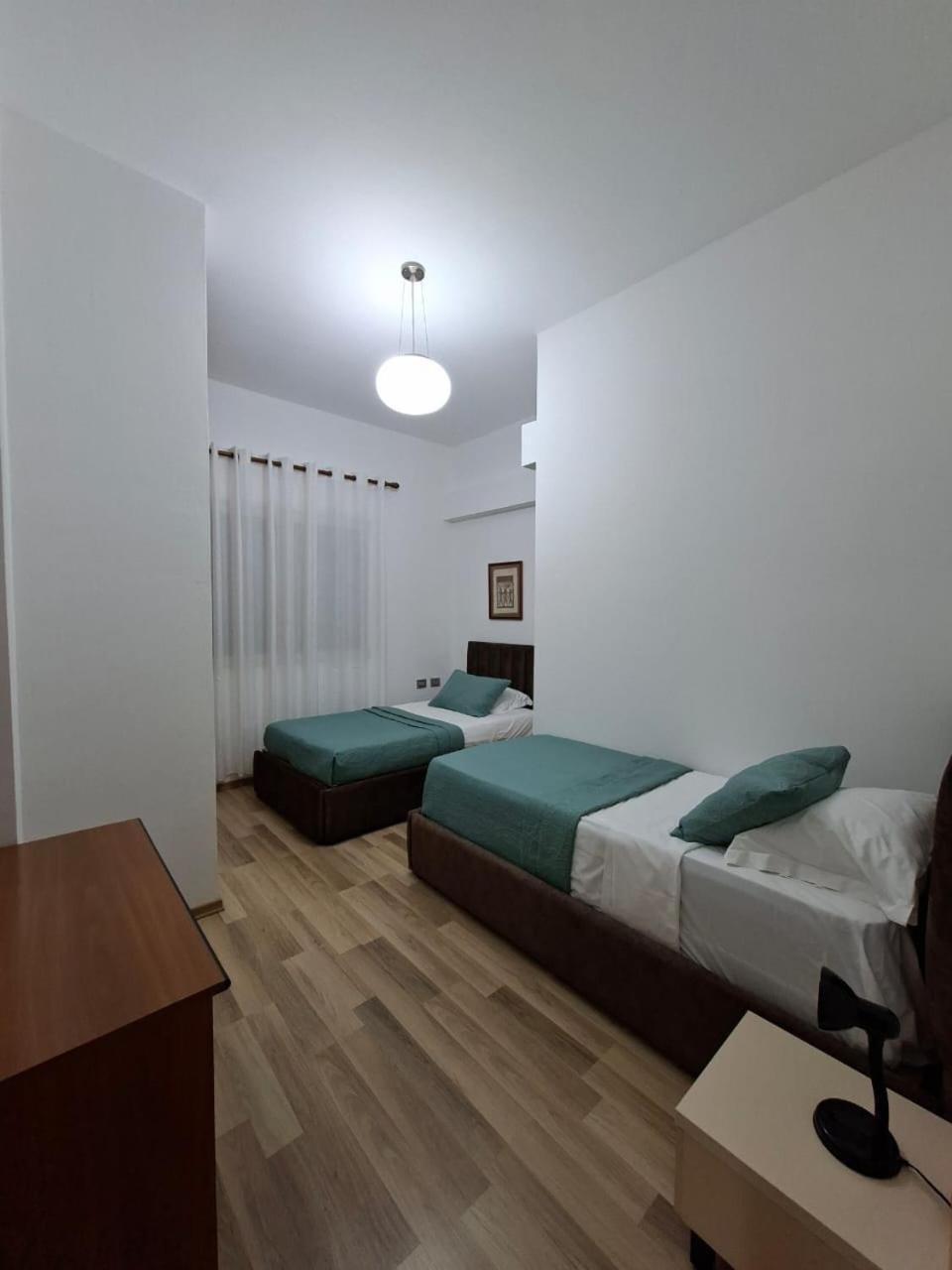 Peaky Hotel Durres Bagian luar foto