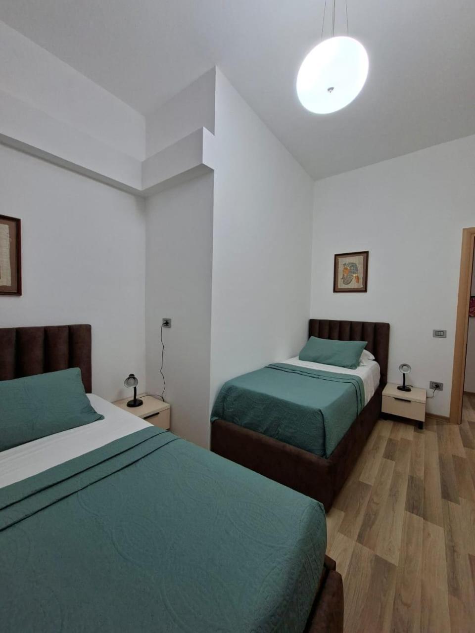 Peaky Hotel Durres Bagian luar foto