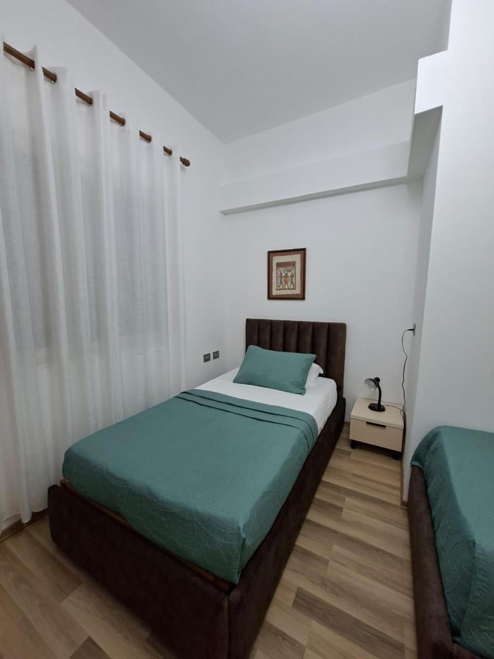 Peaky Hotel Durres Bagian luar foto