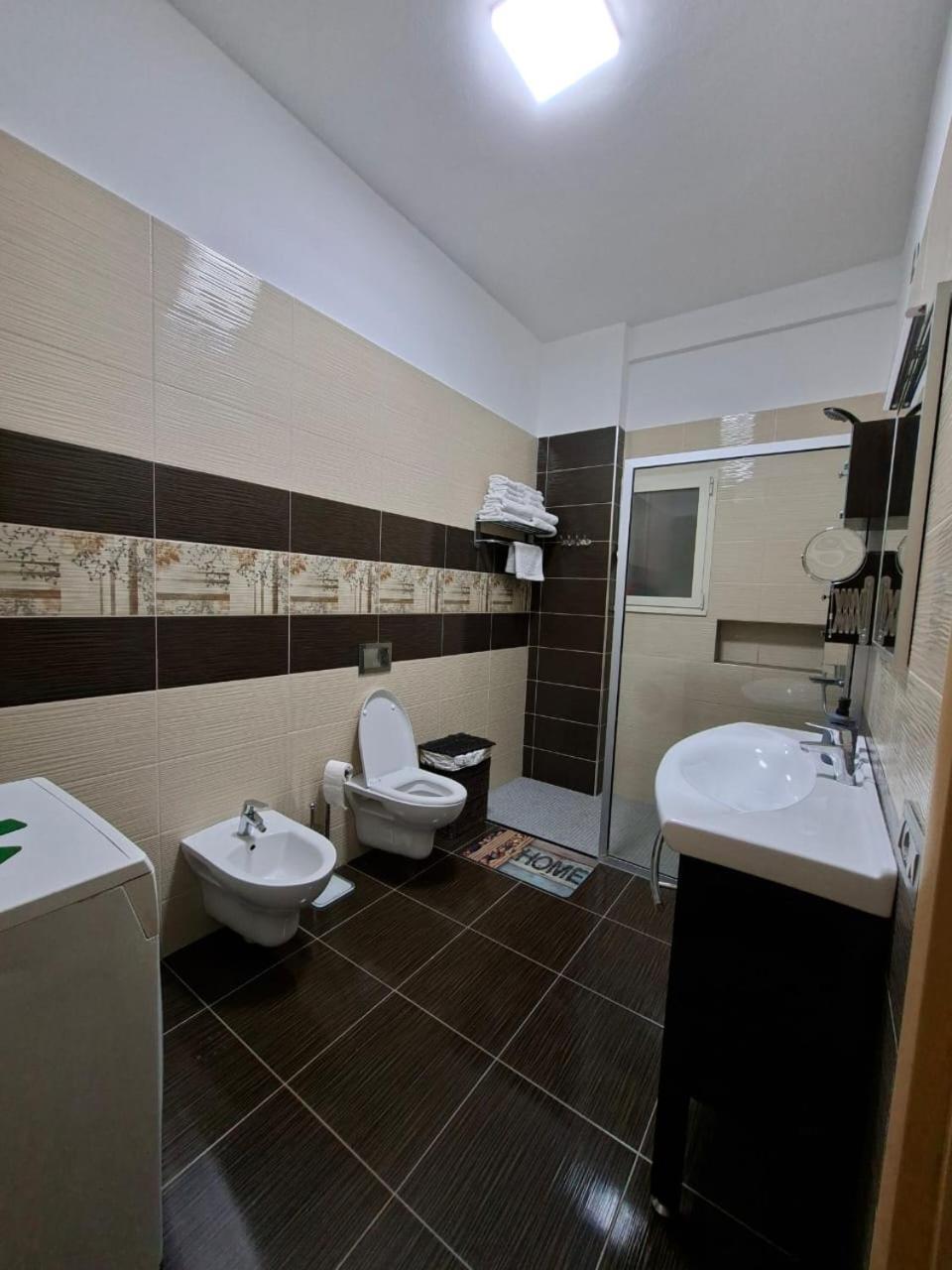 Peaky Hotel Durres Bagian luar foto